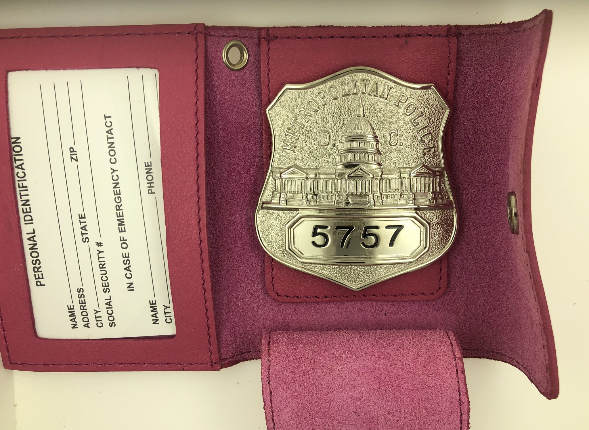 FBI Antique Mini Badge in a Mini Leather Wallet Key Fob was 